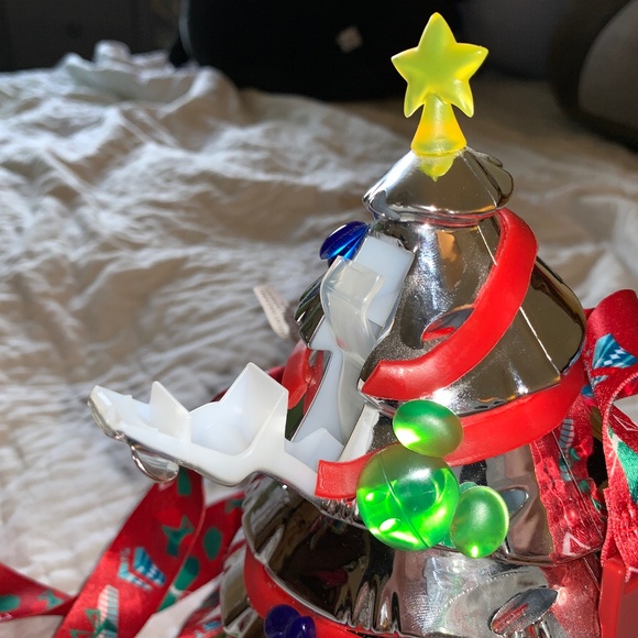 Disneyland Silver Light-Up Christmas Tree Sipper 2023 - New - Picture 8 of 8